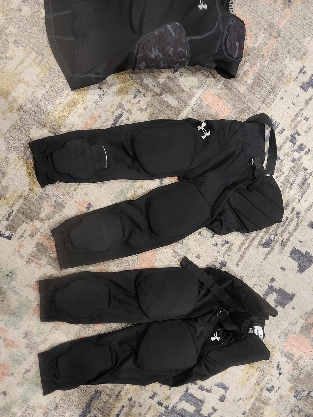 YM 2 Pairs Of Football Pants, 1 Top